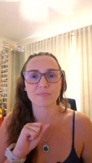 Três dicas para escolher hospedagem no Booking e evitar problemas! 🏨✨ 
Muita gente foca só no preço e acaba caindo em cilada. Eu sigo esse método para não errar:

☕ 1. CAFÉ DA MANHÃ ESTRATÉGICO Em viagens curtas, eu sempre filtro por café incluído. É uma refeição garantida que te economiza tempo e dinheiro logo cedo. Você já sai do hotel pronto para o roteiro!

💳 2. CANCELAMENTO E FLEXIBILIDADE Roteiros mudam e imprevistos acontecem. Eu só fecho hotéis com Cancelamento Gratuito e, preferencialmente, Sem Pré-pagamento. Ter essa liberdade financeira é fundamental.

⭐ 3. O FILTRO DA REALIDADE (NOTA 8+) Eu não olho apenas a nota. Eu busco o selo "Muito Bom" (8+) com um alto volume de avaliações. Não adianta nota 9 com apenas 10 comentários. Eu sempre leio as avaliações dos últimos meses para saber a real do hotel hoje!

📍 DICA EXTRA: O MAPA Sempre abro o mapa para entender a localização real. Foi assim que cheguei no Hotel Gran Caribe em San Andrés: simples, justo, nota 8.5 com mais de 1.300 reviews e a 5 minutos da praia principal. 🇨🇴

Minhas recomendações em San Andrés: 
✅ Hotel Gran Caribe: Minha escolha! Simples, honesto e localização imbatível pelo preço. 
✅ Dreamer Beach Club: Indicação de amigos! Super moderno, vibe jovem e muito bem avaliado. 
✅ Hotel Casablanca: O clássico da ilha! Localização premium, pé na areia e referência para quem busca mais conforto.

Já salva esse guia para sua próxima viagem e manda para o seu parceiro de aventuras! ✈️🌍

#Hospedagem #SanAndres #DicasdeViagem #Planejamento #AquieAssim