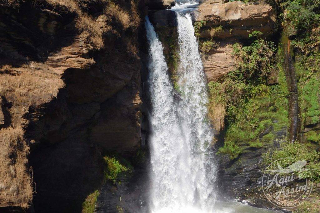 Cachoeira no meio do percurso realizado pelo Trem da Vale